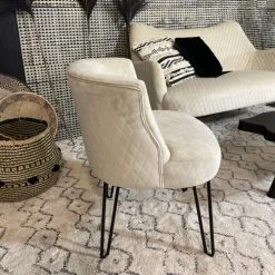 Now’s Home Fauteuils Fauteuil En Velours Matelassé écru Pieds En Métal Noir -Fauteuils, poufs et repose-pieds Soldes fauteuil en velours matelasse ecru pieds en metal noir 3