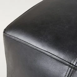 Maisons Du Monde Poufs Pouf En Cuir De Buffle Noir 8 Maisons Du Monde Poufs Pouf En Cuir De Buffle Noir -Fauteuils, poufs et repose-pieds Soldes pouf en cuir de buffle noir 1000 8 37 190646 3