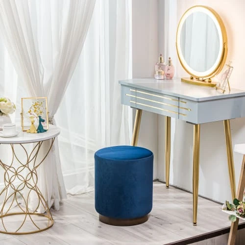 Nordlys Poufs Pouf En Velours Bleu Et Base En Bois 2 Nordlys Poufs Pouf En Velours Bleu Et Base En Bois – Image 2